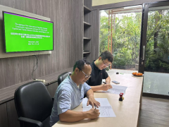 <b>津威顿教育科技无限公司总司理杨潞馨带队正式</b>